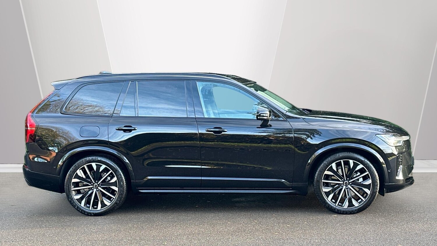 Used Volvo XC90 2025 for sale - 76512377: Photo 3