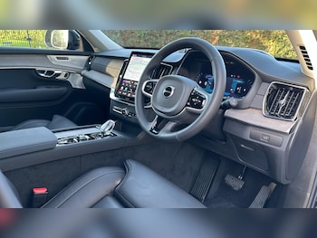 Used Volvo XC90 2025 for sale - 76512377: Photo