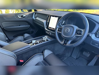 Used Volvo XC60 2023 for sale - 77067096: Photo