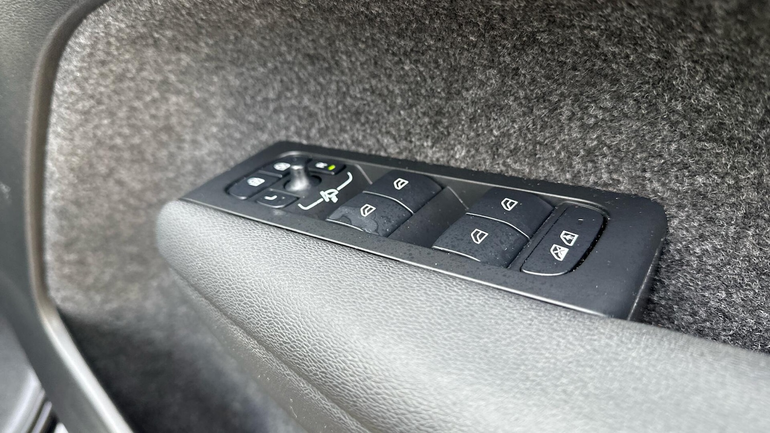 Used Volvo XC40 2025 for sale - 77672992: Photo 23