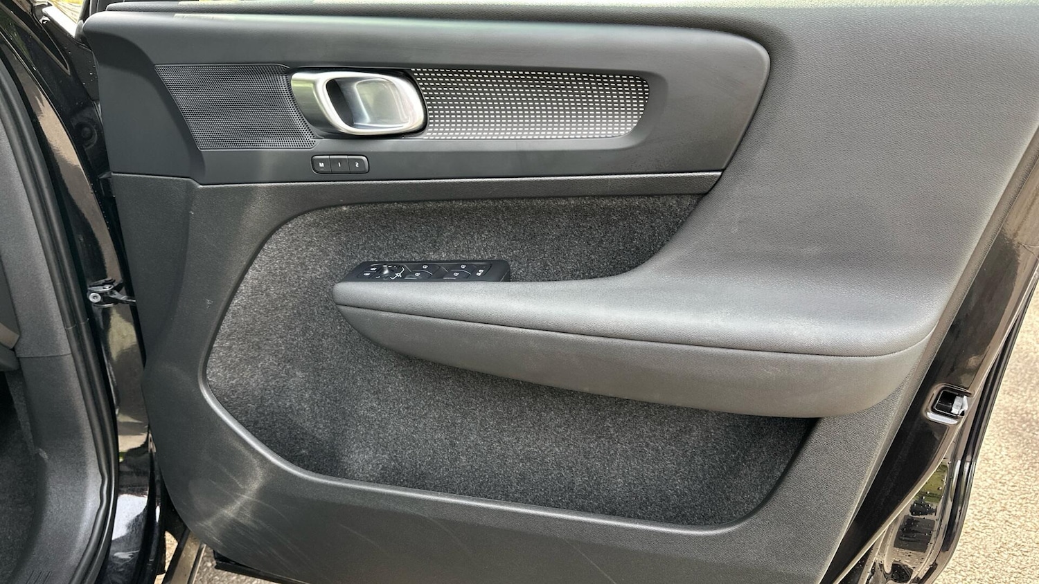 Used Volvo XC40 2025 for sale - 77672992: Photo 28