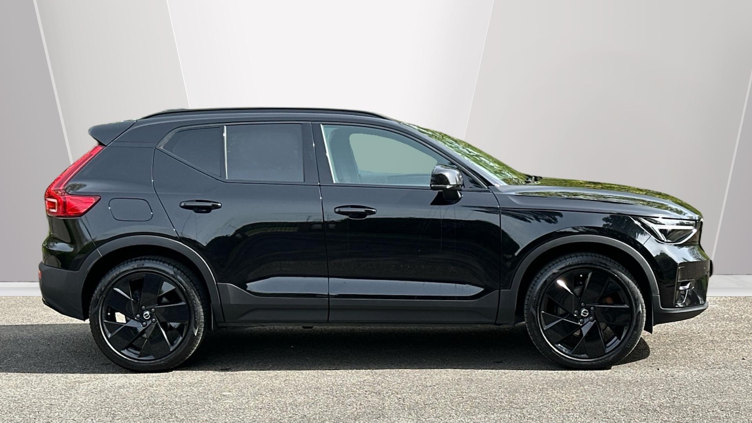 Used Volvo XC40 2025 for sale - 77672992: Photo 3