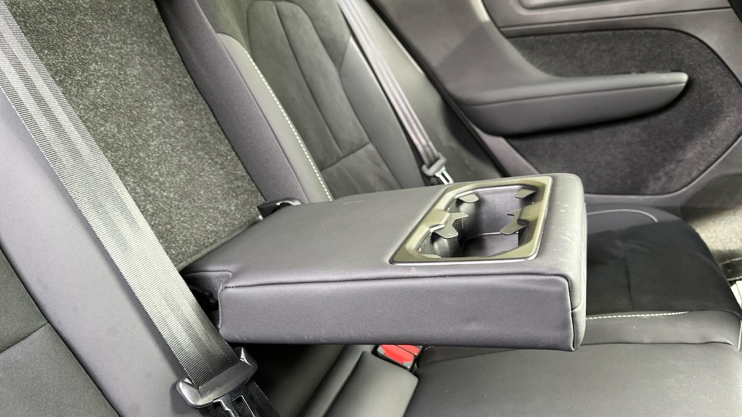 Used Volvo XC40 2025 for sale - 77672992: Photo 32