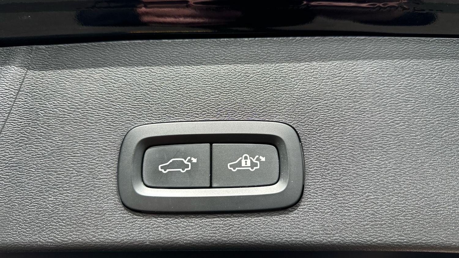 Used Volvo XC40 2025 for sale - 77672992: Photo 33