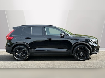 Used Volvo XC40 2025 for sale - 77672992: Photo