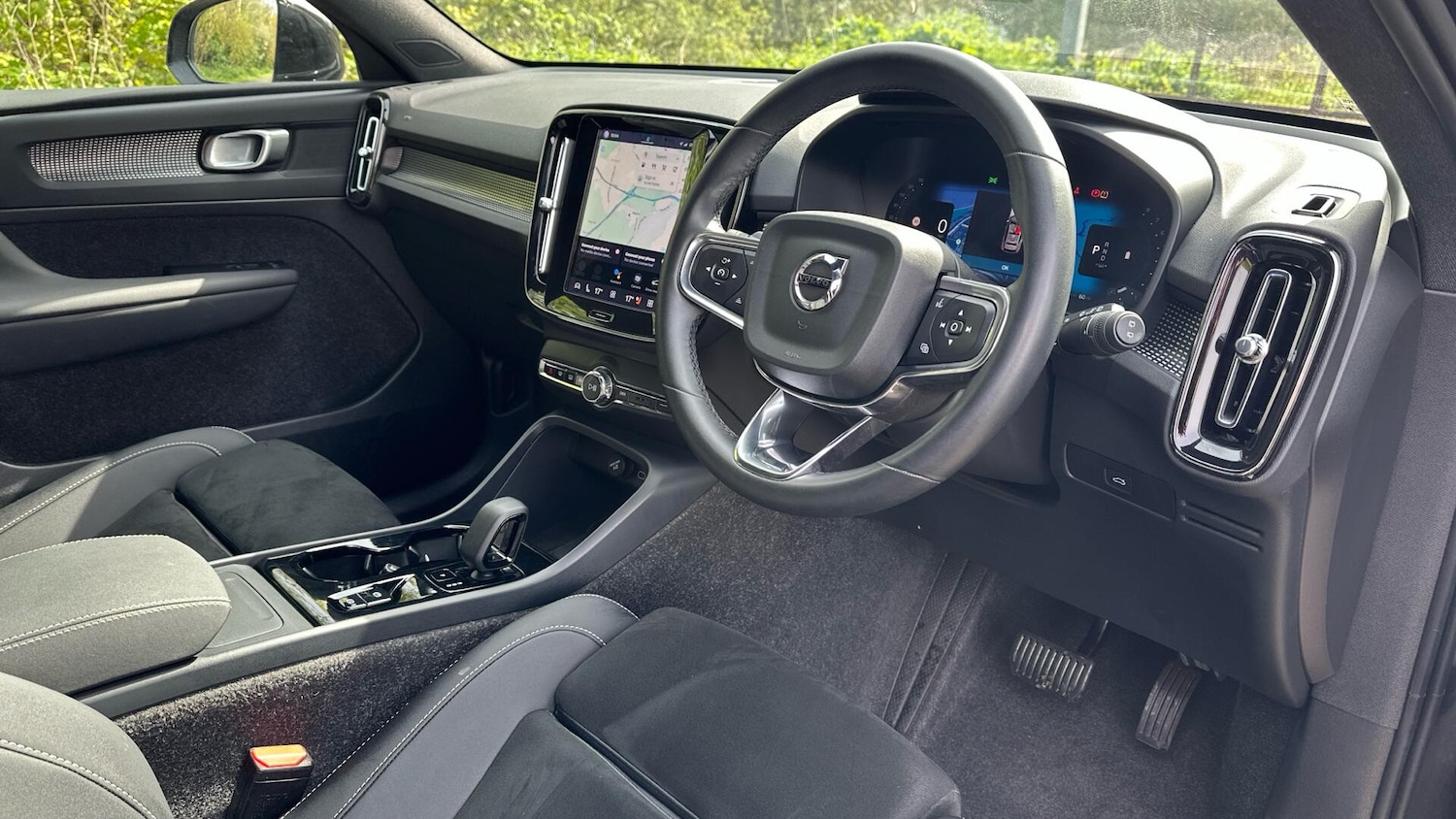 Used Volvo XC40 2025 for sale - 77672992: Photo 4