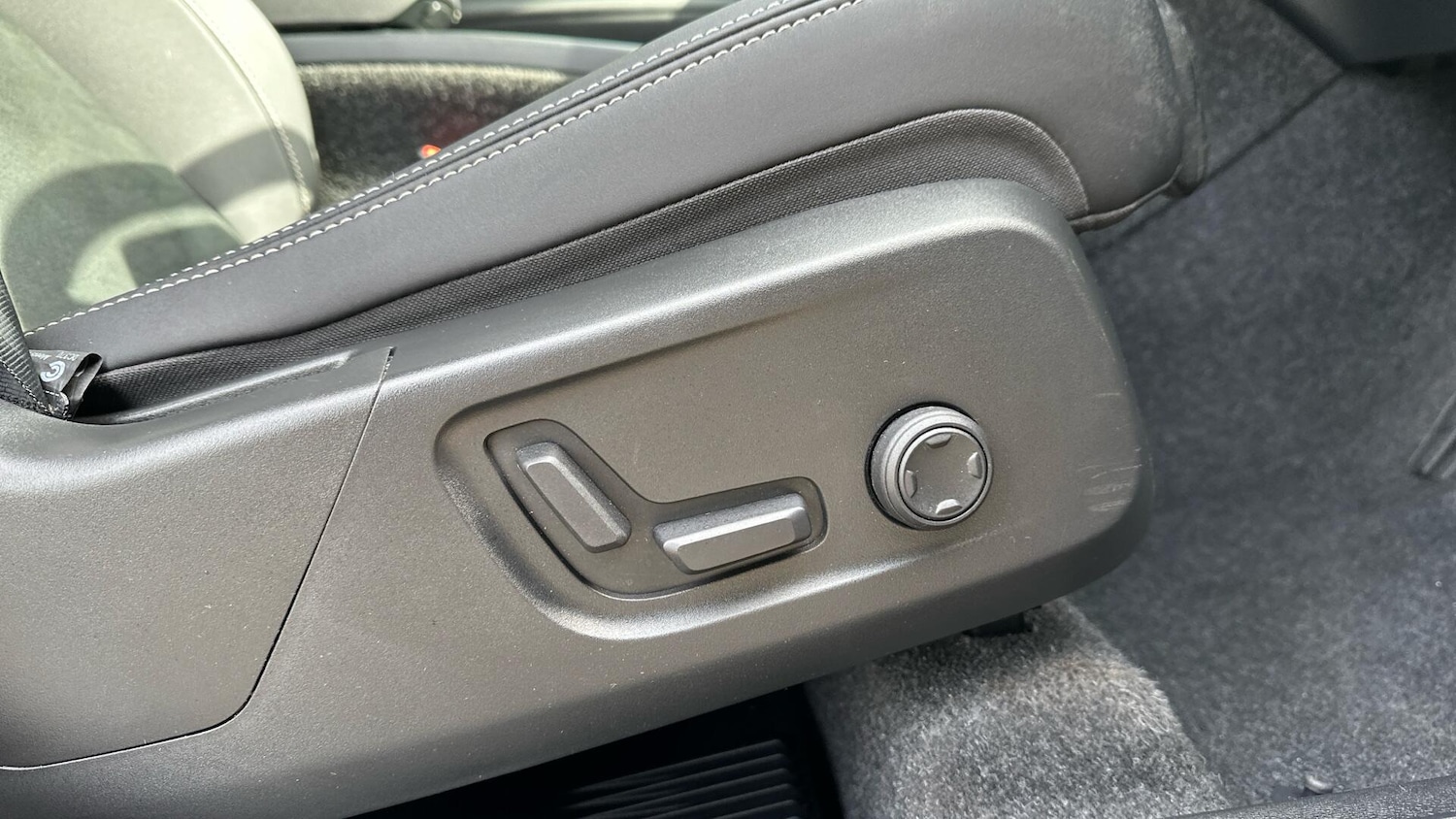 Used Volvo XC40 2025 for sale - 77672992: Photo 41