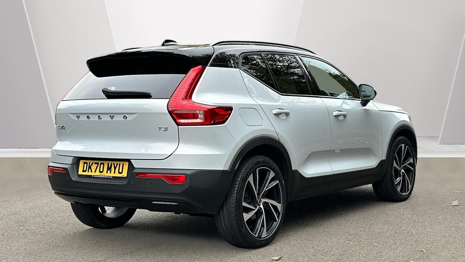 Used Volvo XC40 2021 for sale - 76336254: Photo 2