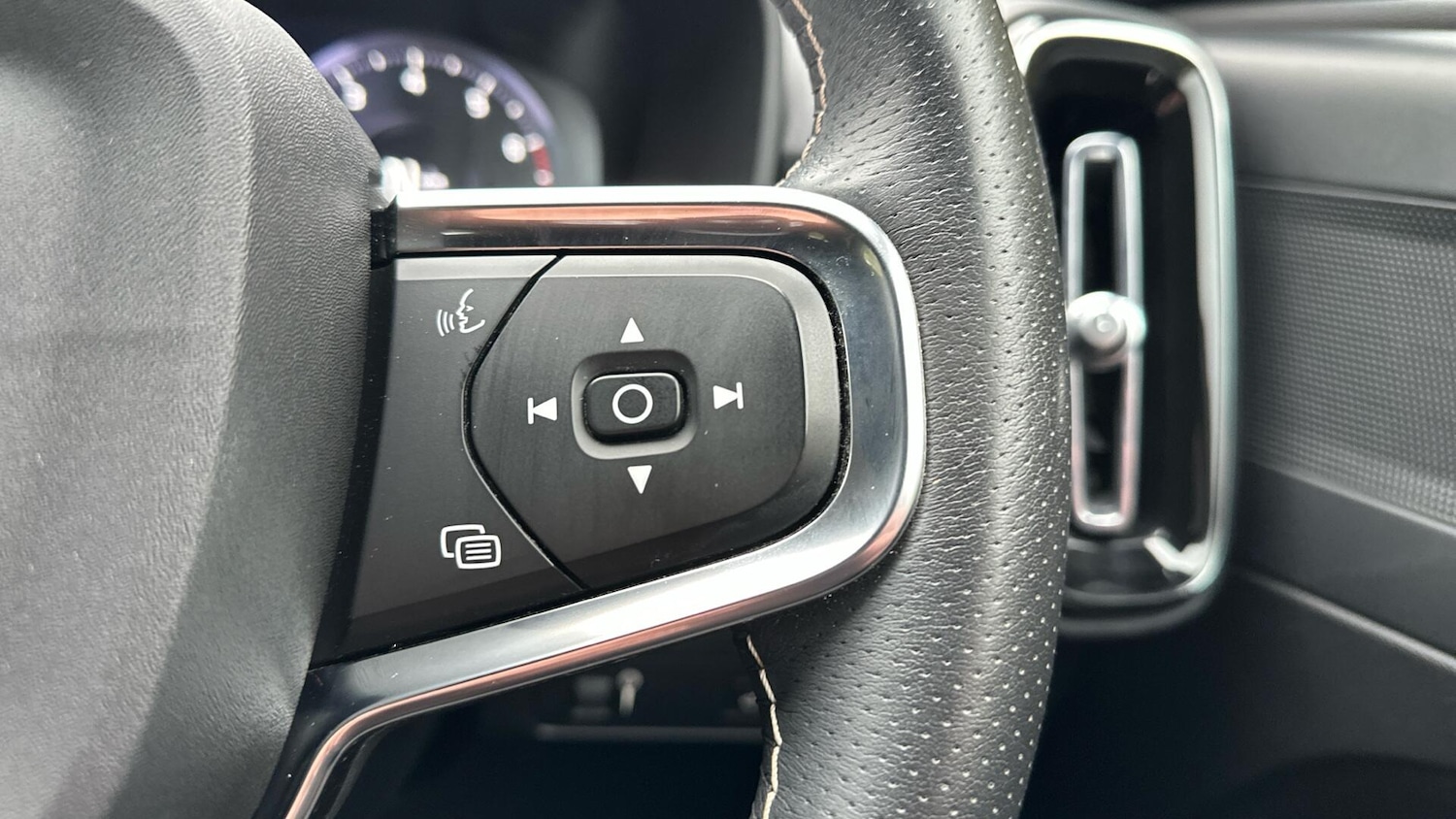 Used Volvo XC40 2021 for sale - 76336254: Photo 20