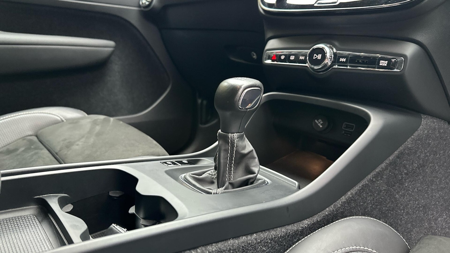 Used Volvo XC40 2021 for sale - 76336254: Photo 24