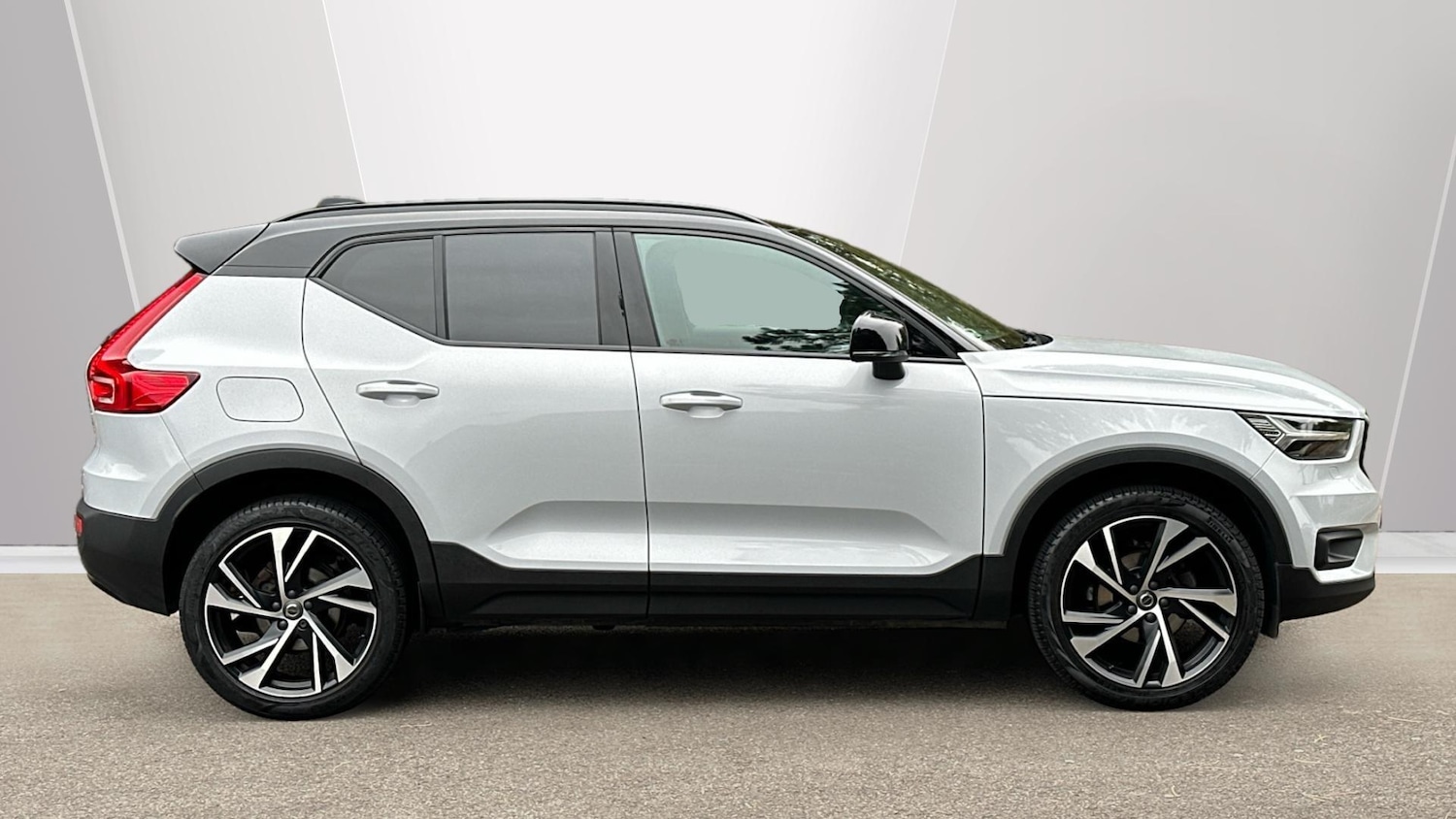 Used Volvo XC40 2021 for sale - 76336254: Photo 3