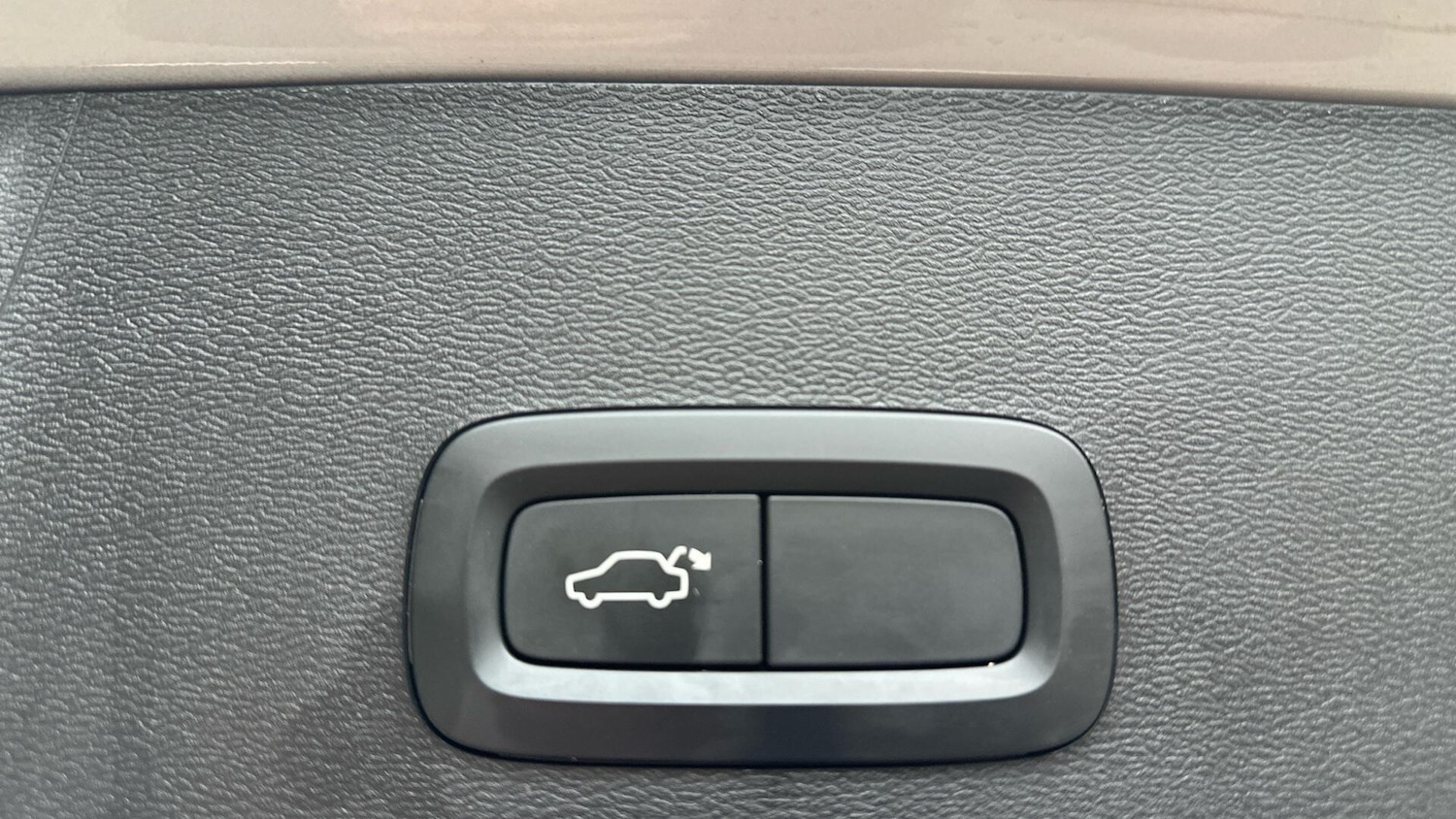 Used Volvo XC40 2021 for sale - 76336254: Photo 32