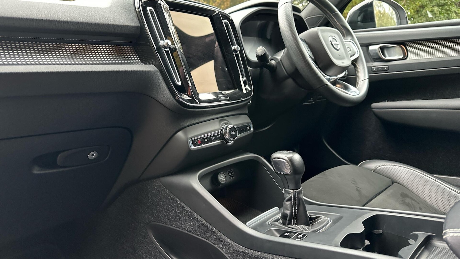 Used Volvo XC40 2021 for sale - 76336254: Photo 37