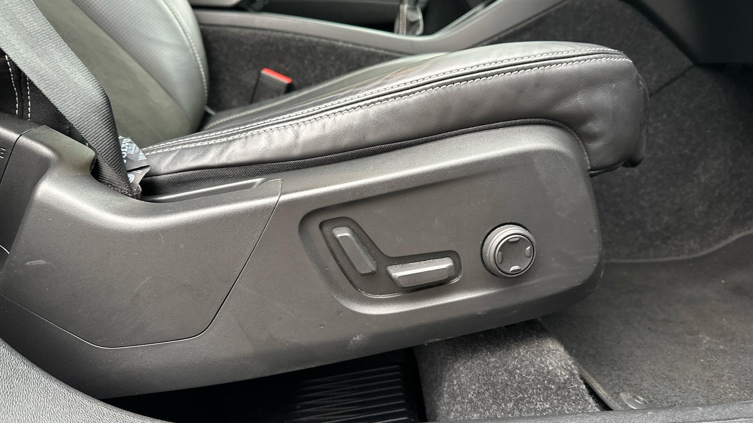 Used Volvo XC40 2021 for sale - 76336254: Photo 40