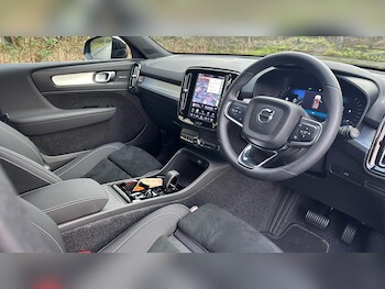 Used Volvo XC40 2025 for sale - 77143156: Photo