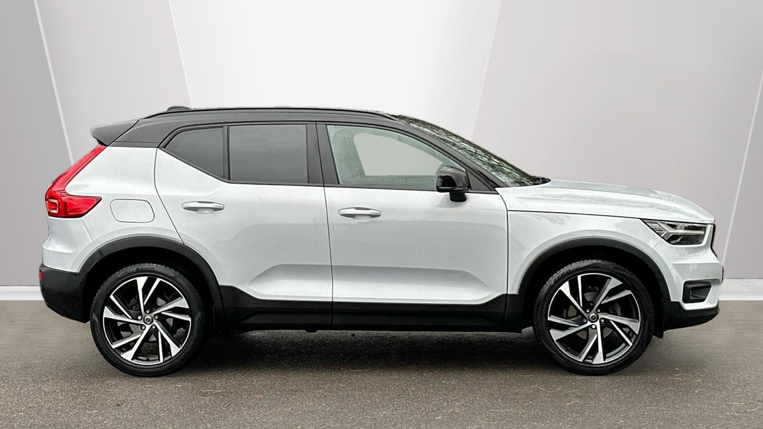 Used Volvo XC40 2020 for sale - 76952770: Photo 3