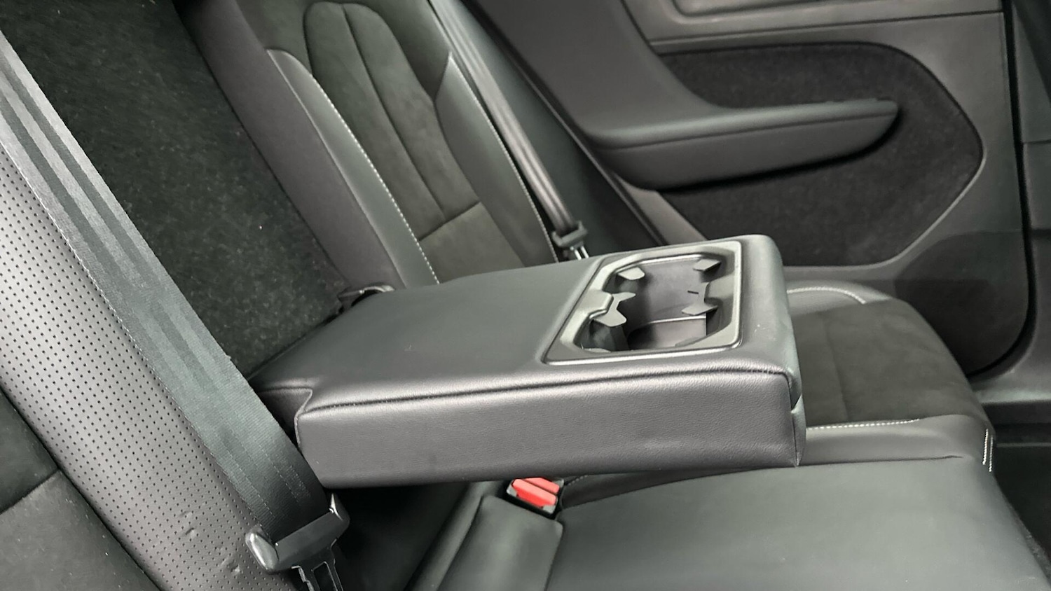 Used Volvo XC40 2020 for sale - 76952770: Photo 33