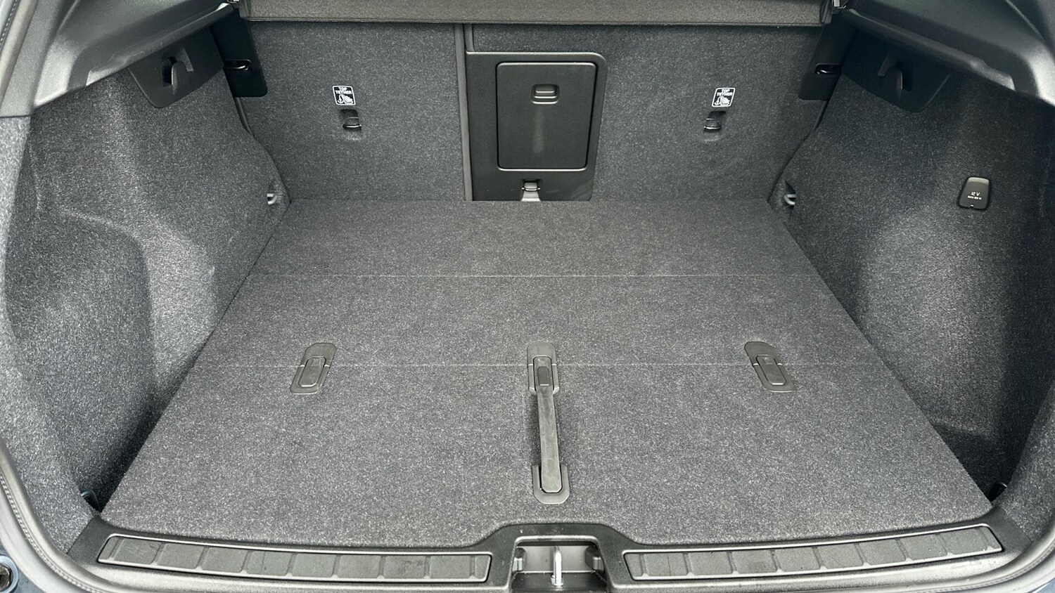 Used Volvo XC40 2025 for sale - 77672908: Photo 15