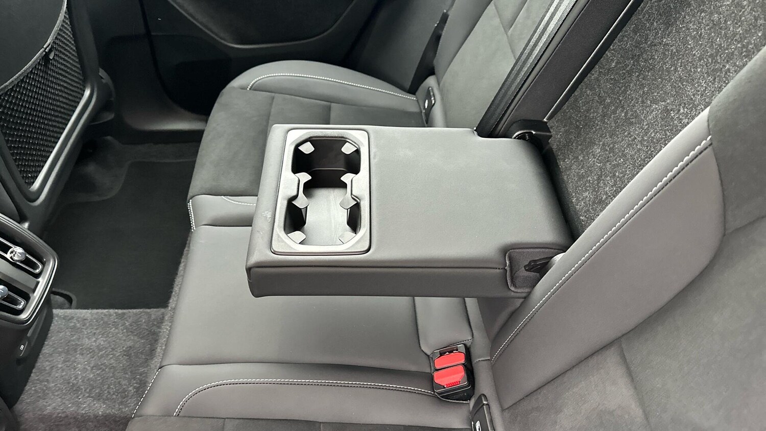 Used Volvo XC40 2025 for sale - 77672908: Photo 24