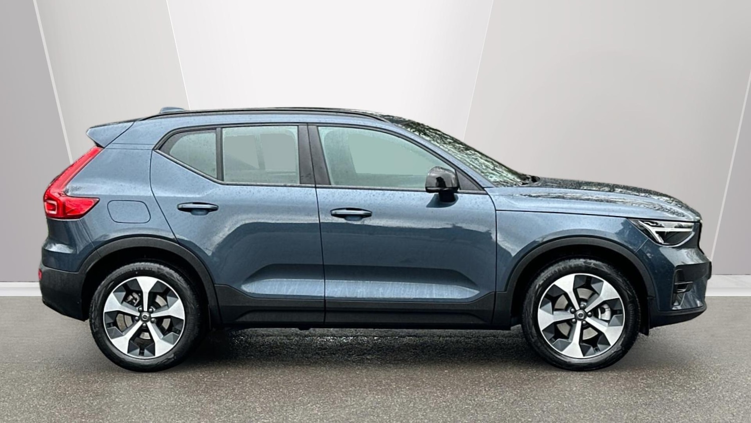 Used Volvo XC40 2025 for sale - 77672908: Photo 3