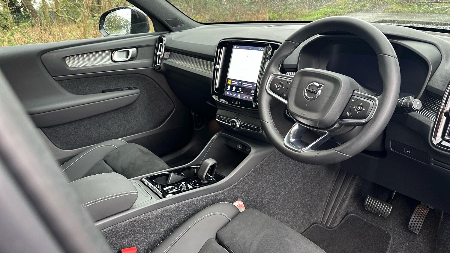 Used Volvo XC40 2025 for sale - 77672908: Photo 35