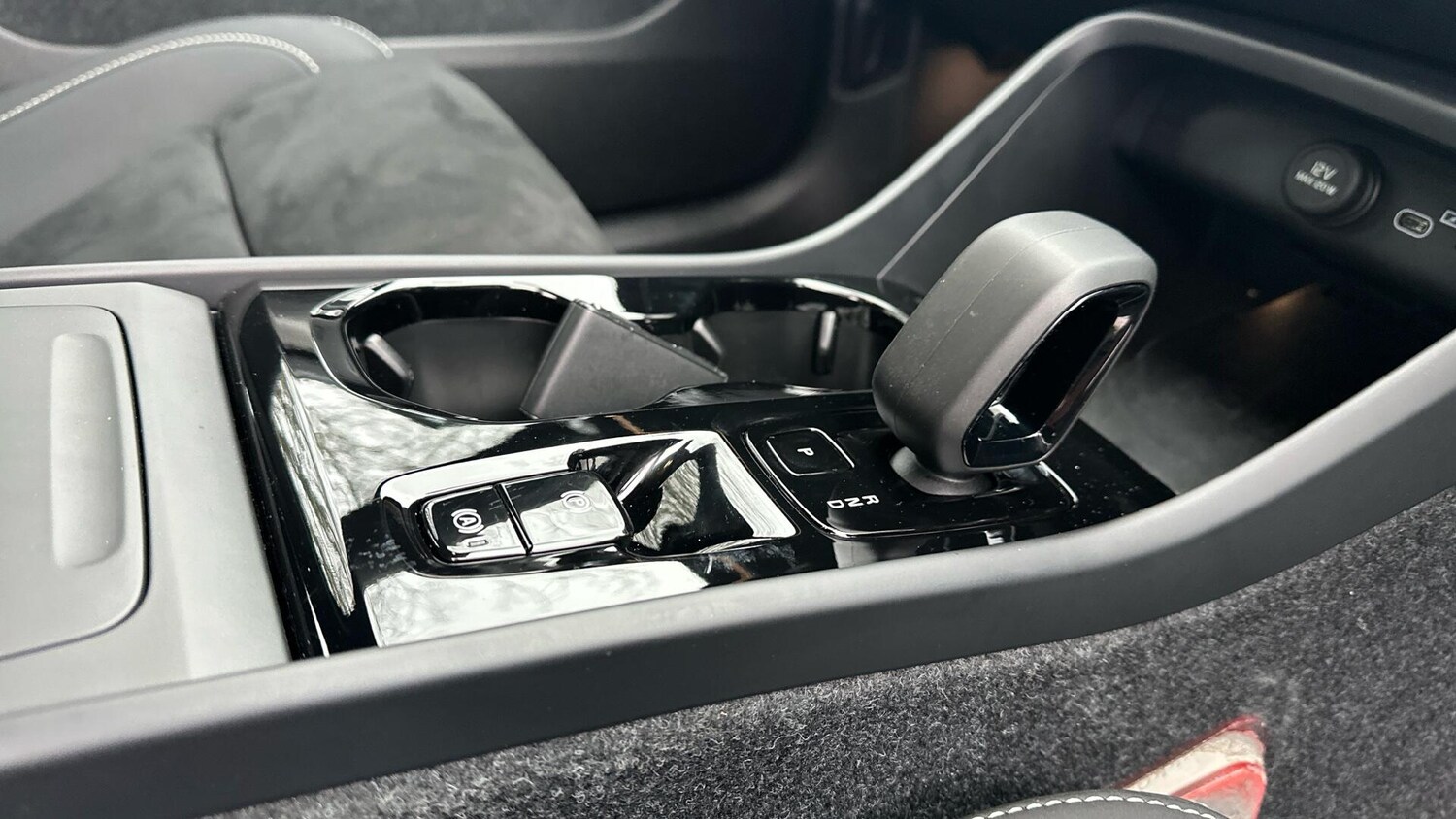 Used Volvo XC40 2025 for sale - 77672908: Photo 39