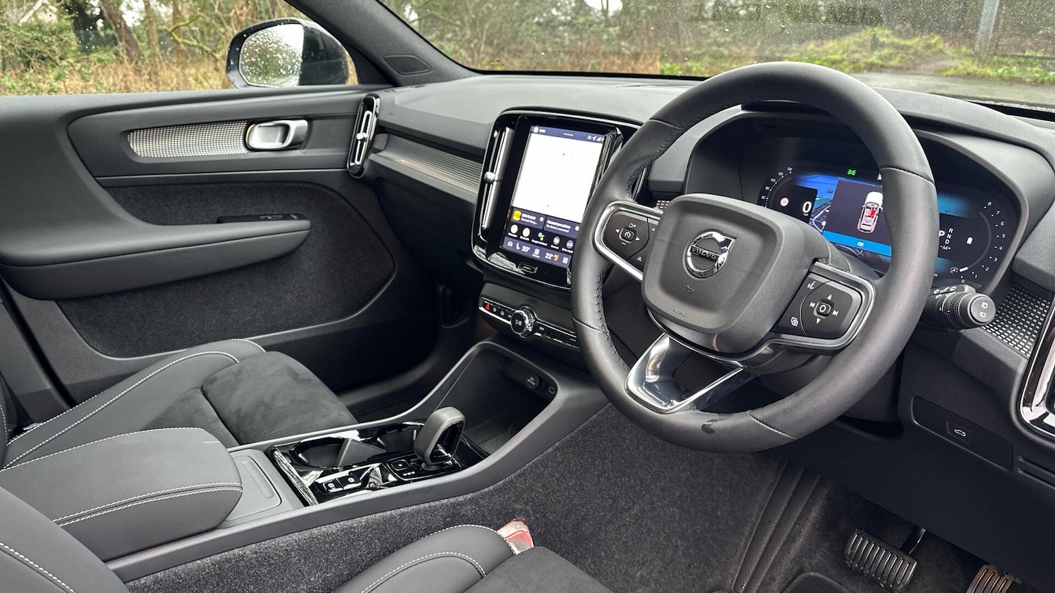 Used Volvo XC40 2025 for sale - 77672908: Photo 4