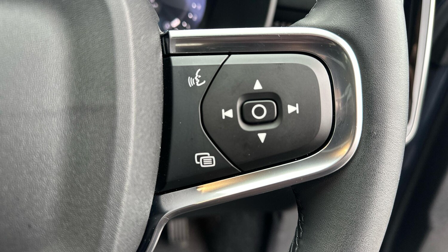 Used Volvo XC40 2025 for sale - 77672908: Photo 41