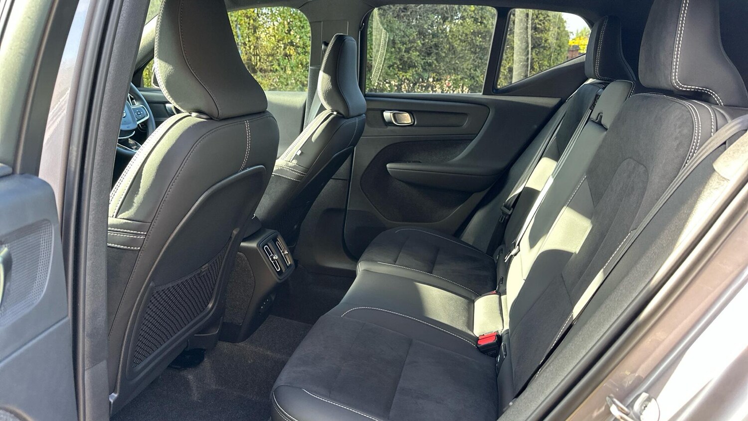 Used Volvo XC40 2025 for sale - 77633428: Photo 32