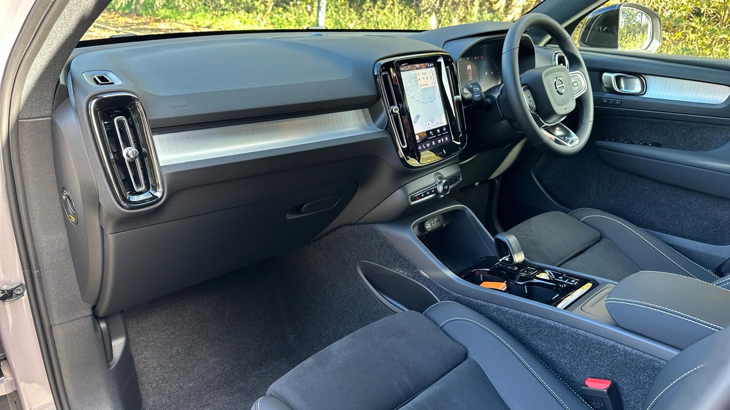 Used Volvo XC40 2025 for sale - 77633428: Photo 41