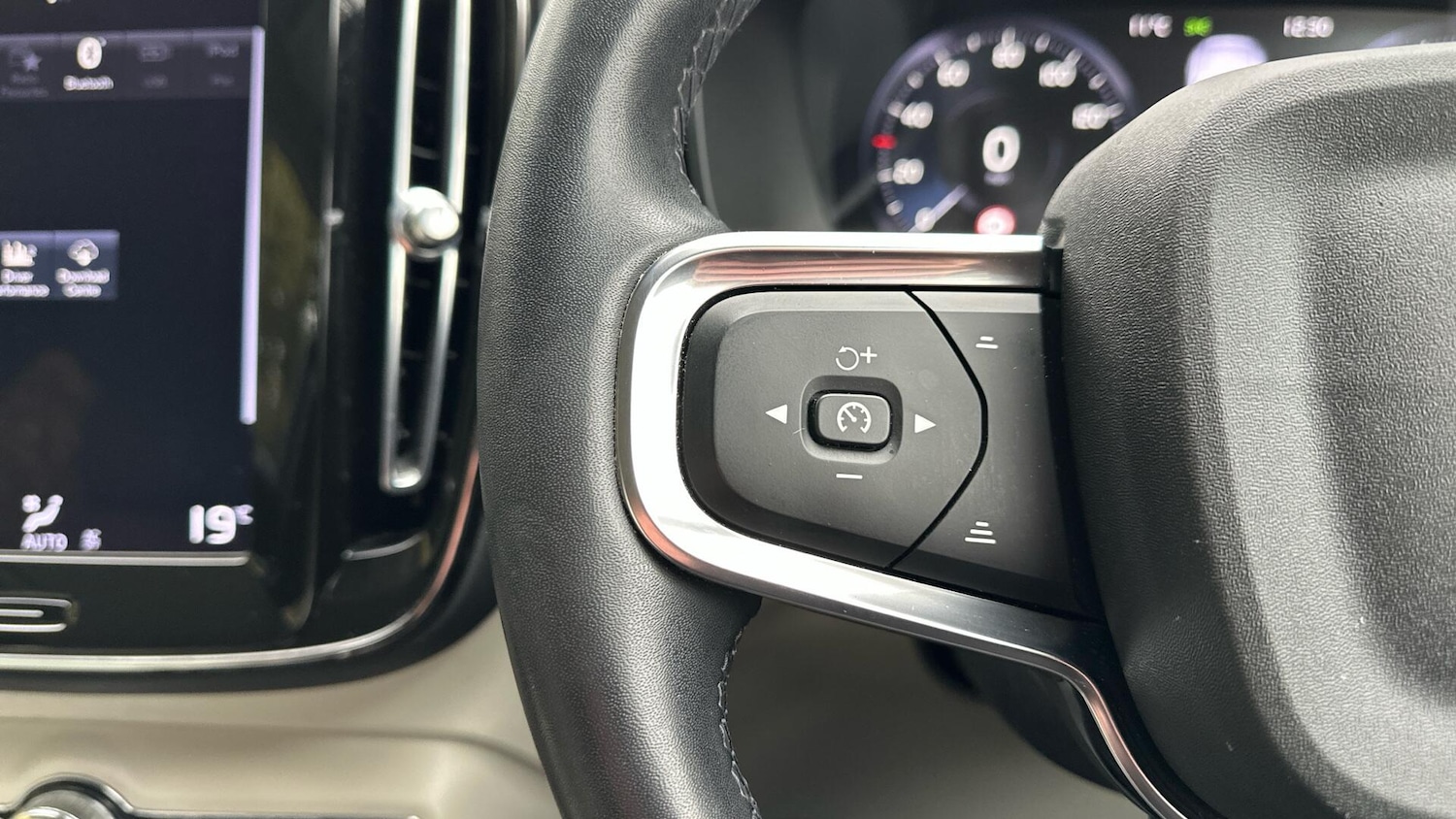 Used Volvo XC40 2021 for sale - 76336148: Photo 21