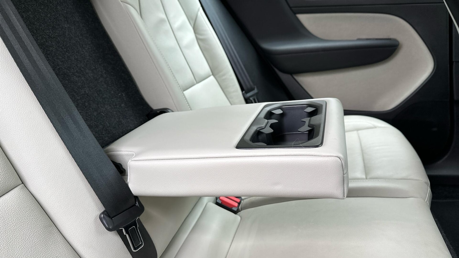 Used Volvo XC40 2021 for sale - 76336148: Photo 33