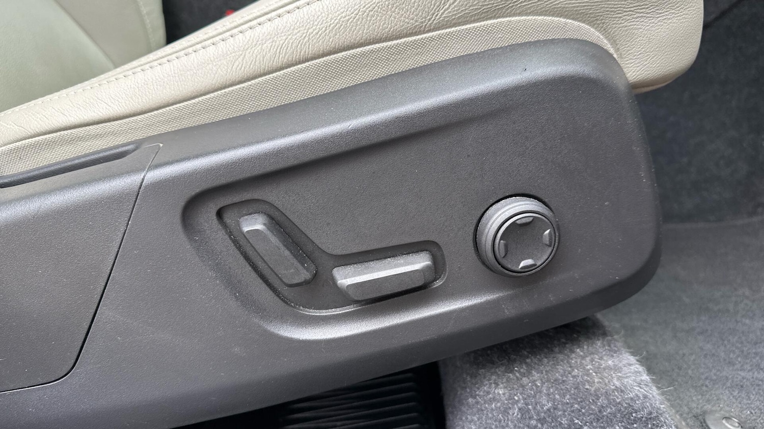 Used Volvo XC40 2021 for sale - 76336148: Photo 42