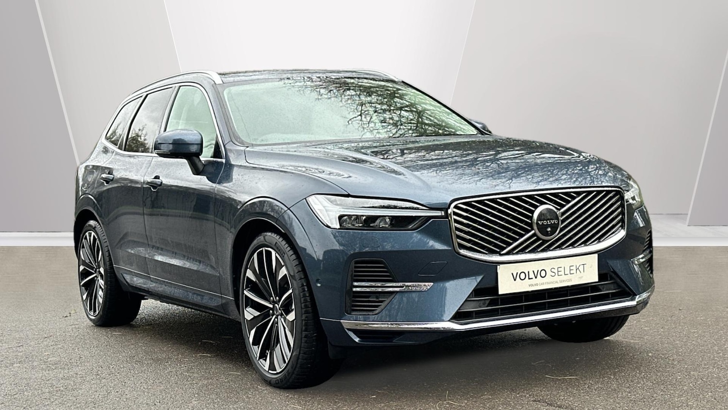 Used Volvo XC60 2025 for sale - 76765302: Photo 1