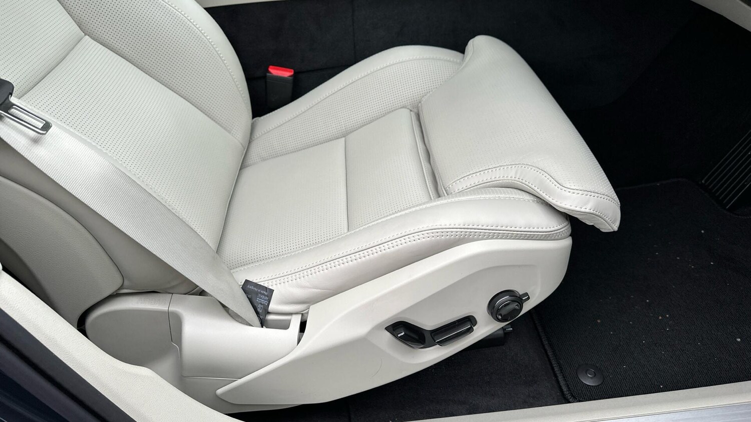 Used Volvo XC60 2025 for sale - 76765302: Photo 30