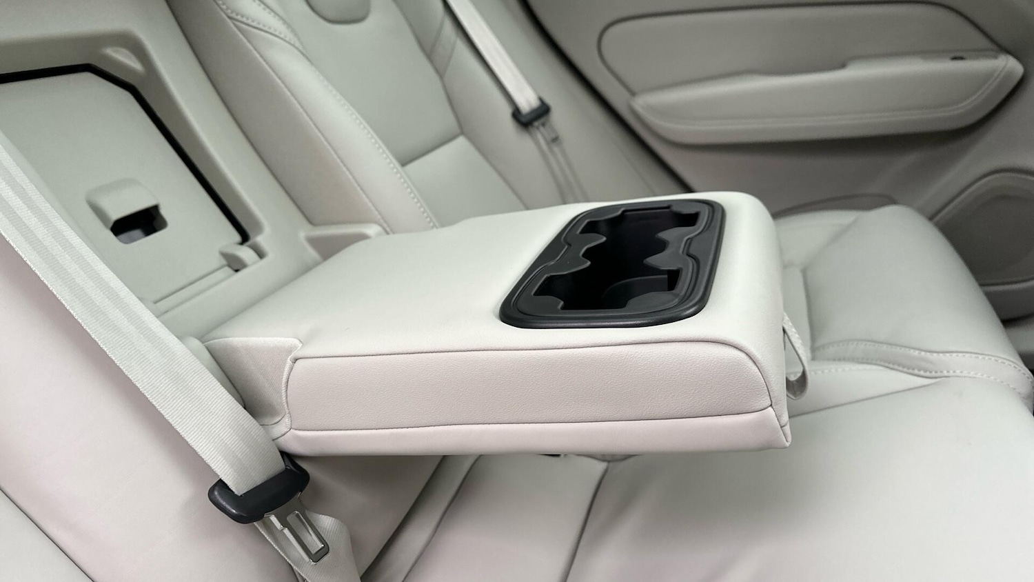 Used Volvo XC60 2025 for sale - 76765302: Photo 34