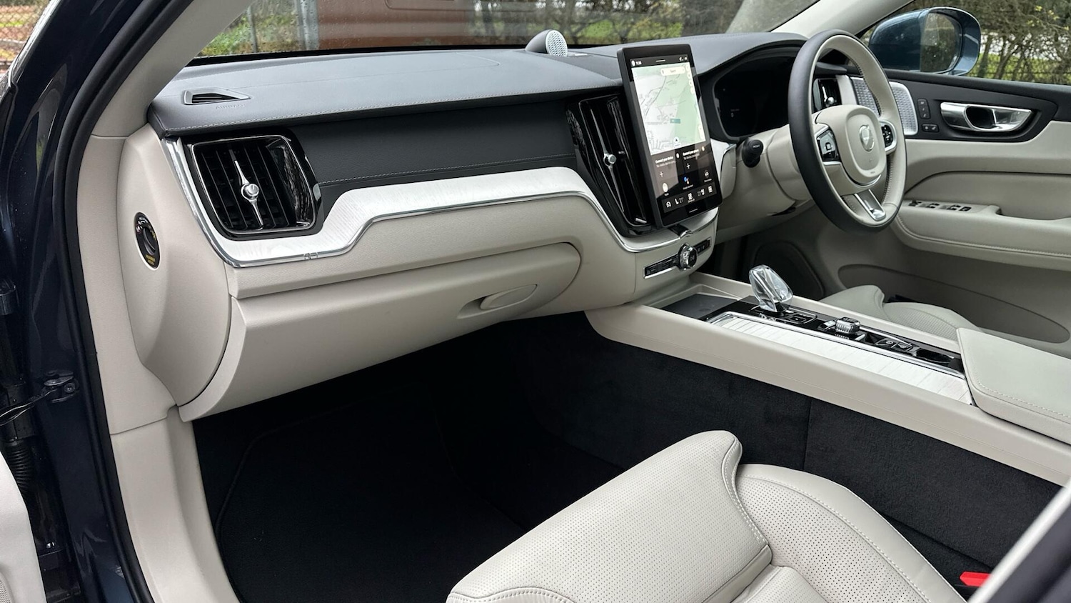 Used Volvo XC60 2025 for sale - 76765302: Photo 39