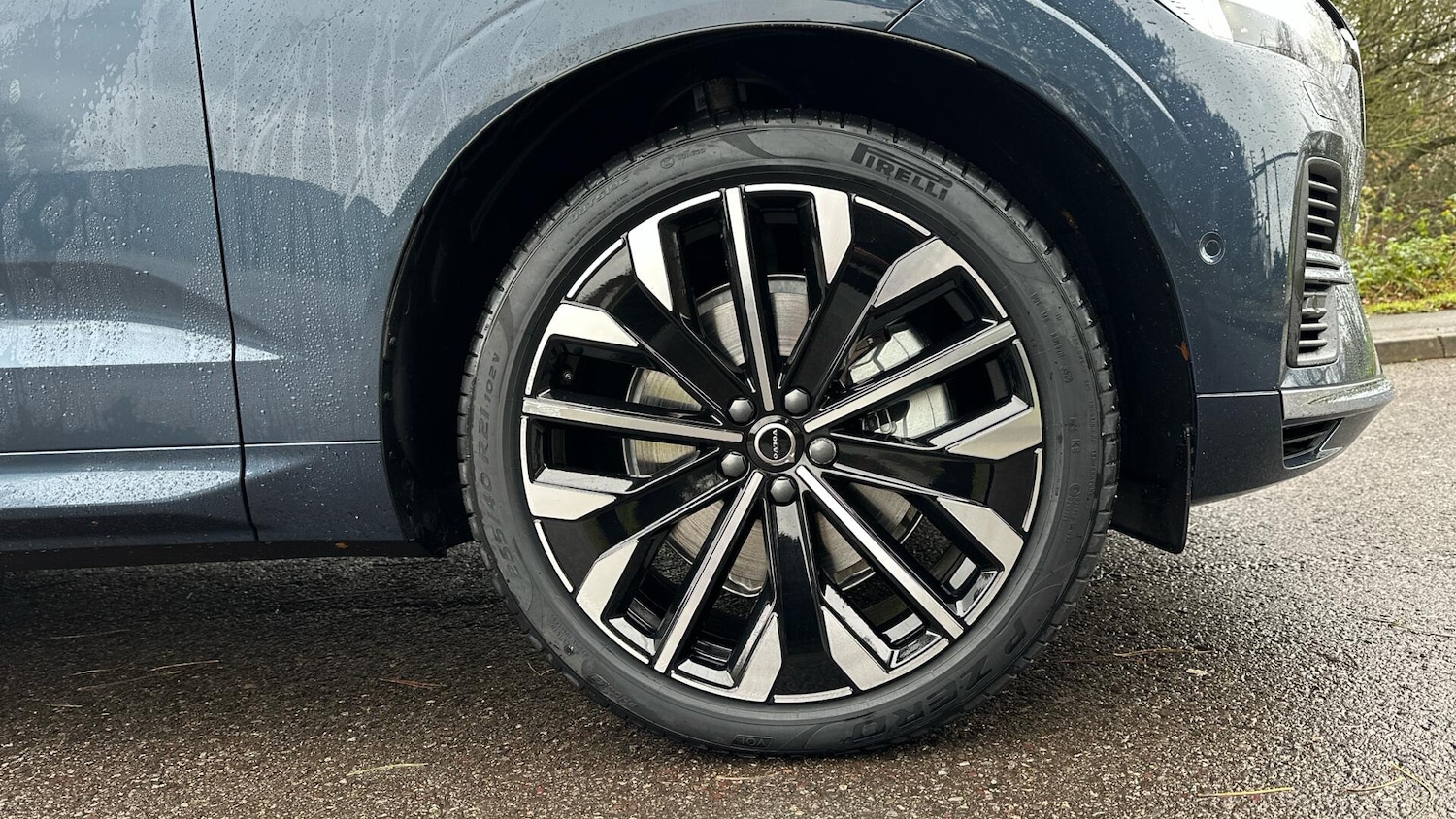 Used Volvo XC60 2025 for sale - 76765302: Photo 9