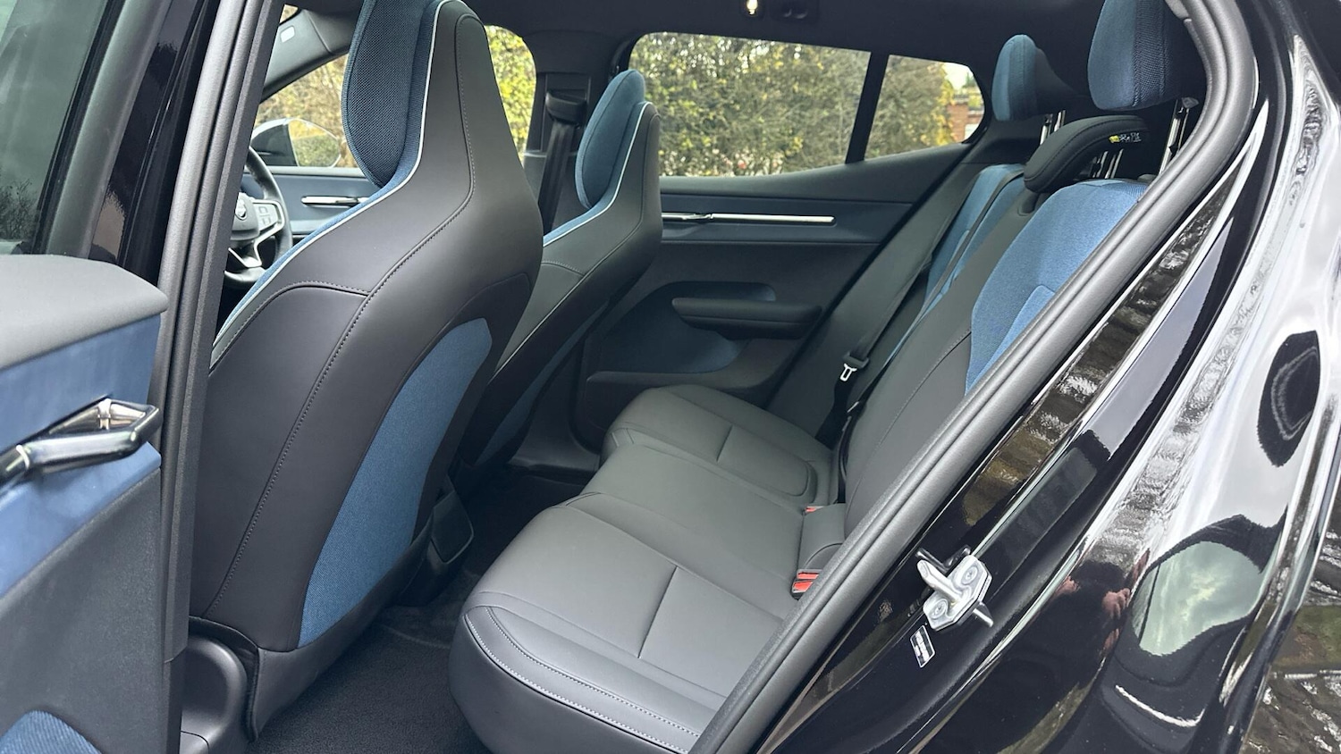 Used Volvo EX30 2025 for sale - 76337305: Photo 32