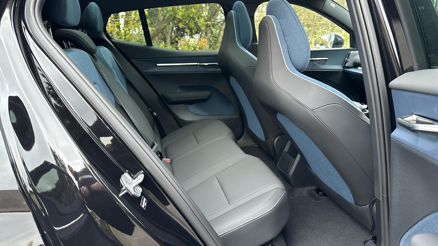 Used Volvo EX30 2025 for sale - 76337305: Photo 6