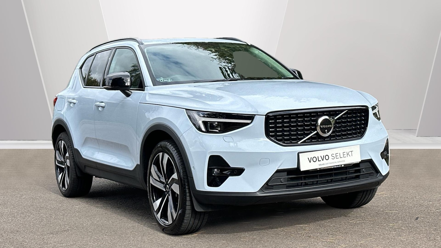 Used Volvo XC40 2024 for sale - 76337638: Photo 1