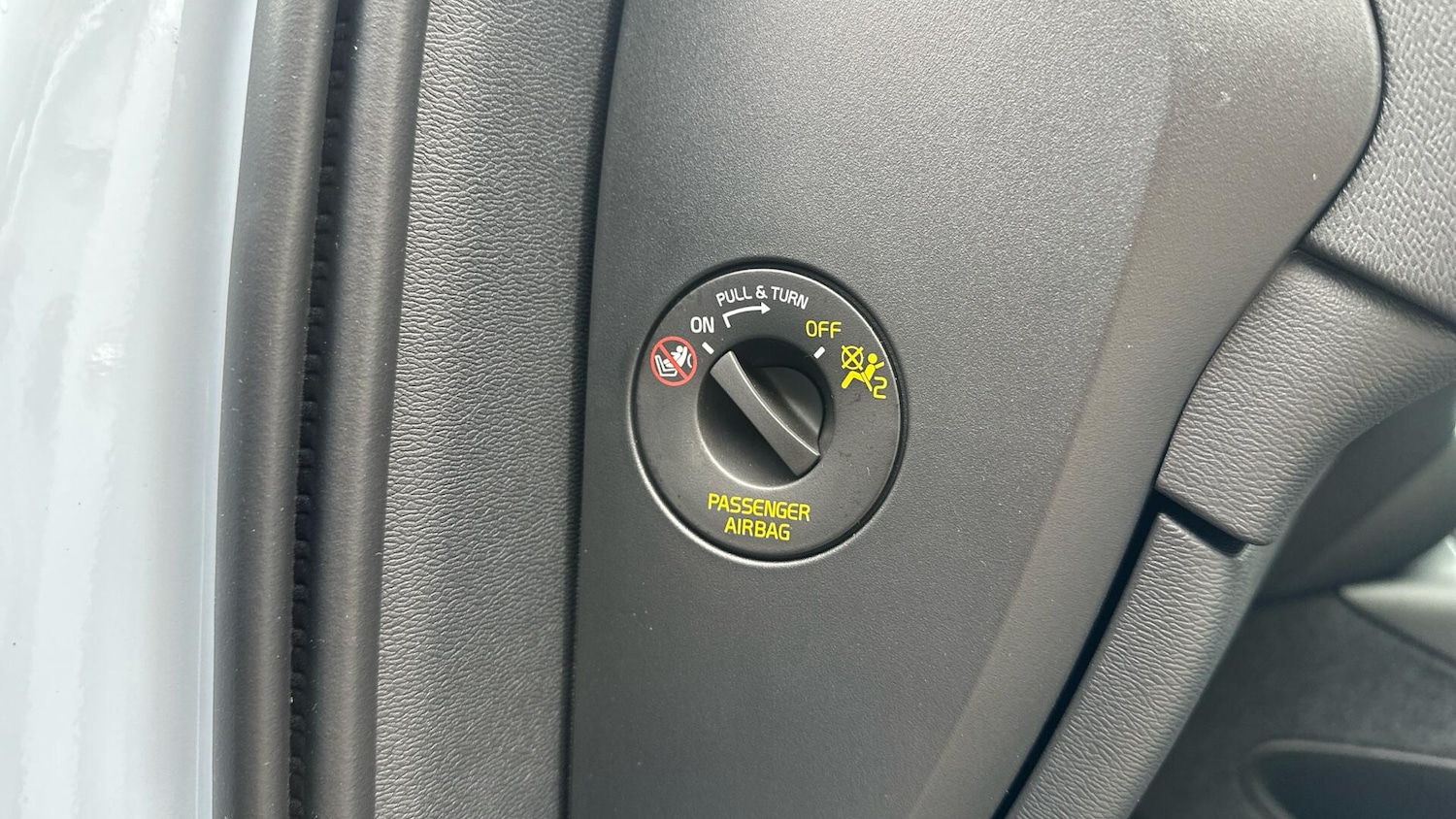 Used Volvo XC40 2024 for sale - 76337638: Photo 28