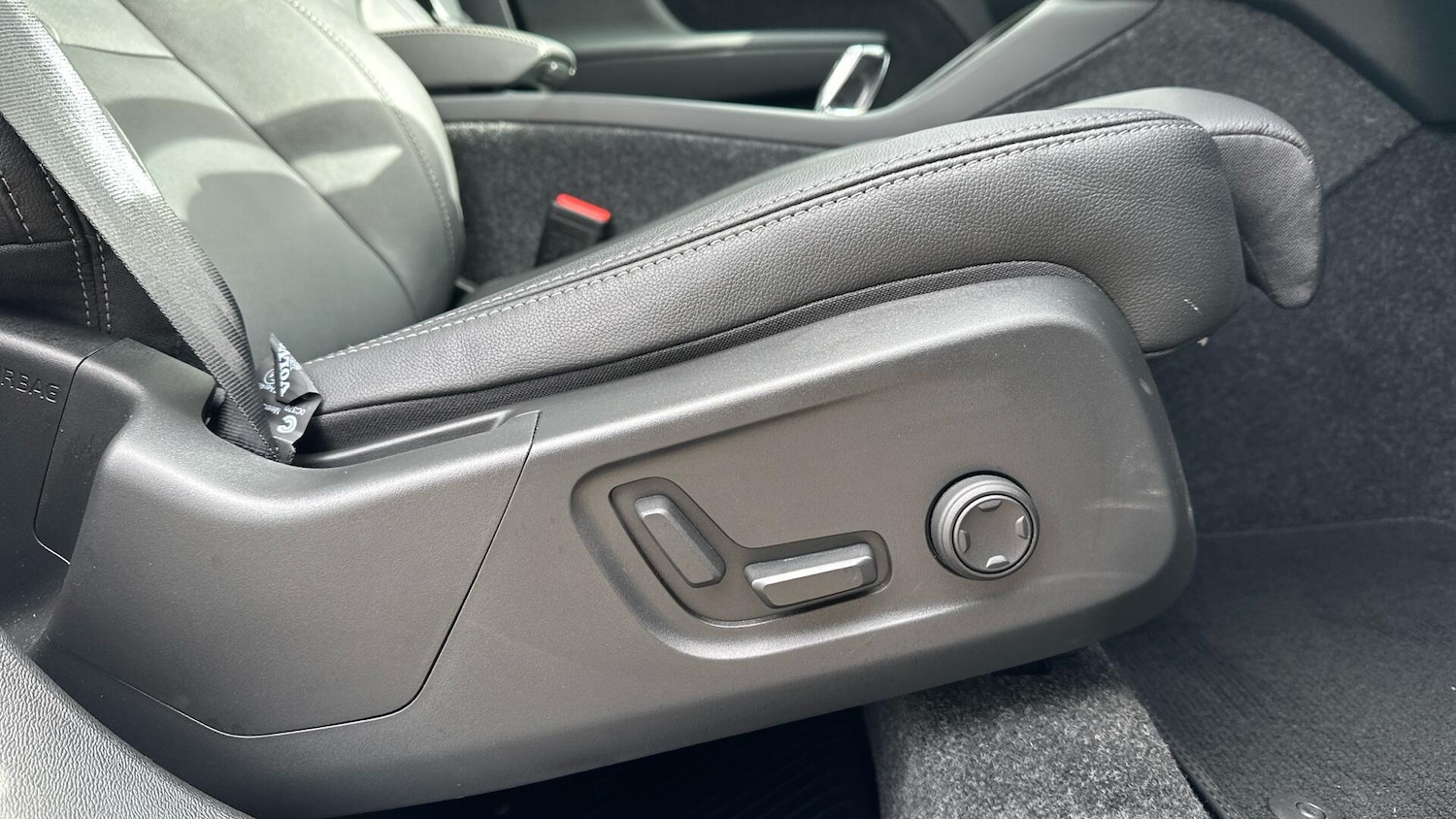 Used Volvo XC40 2024 for sale - 76337638: Photo 29