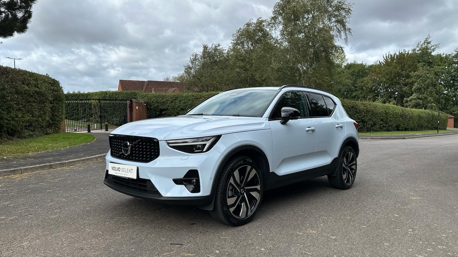 Used Volvo XC40 2024 for sale - 76337638: Photo 3