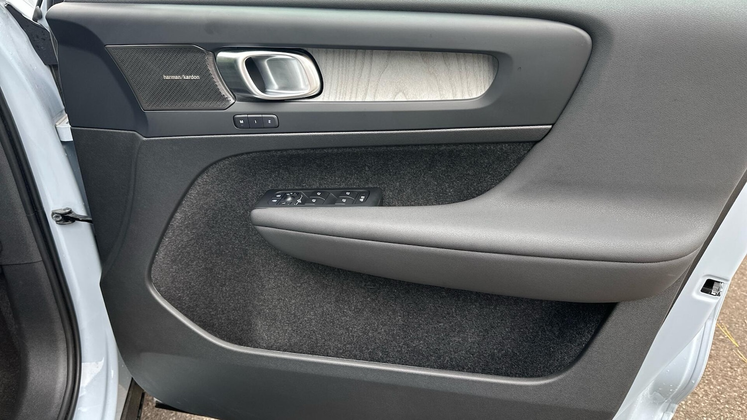 Used Volvo XC40 2024 for sale - 76337638: Photo 31