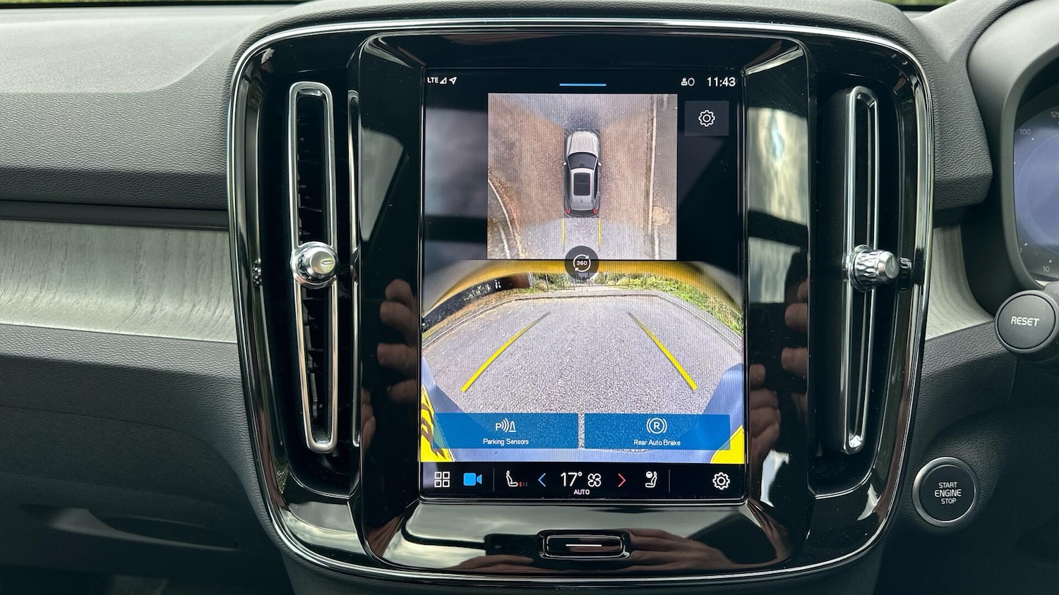 Used Volvo XC40 2024 for sale - 76337638: Photo 40