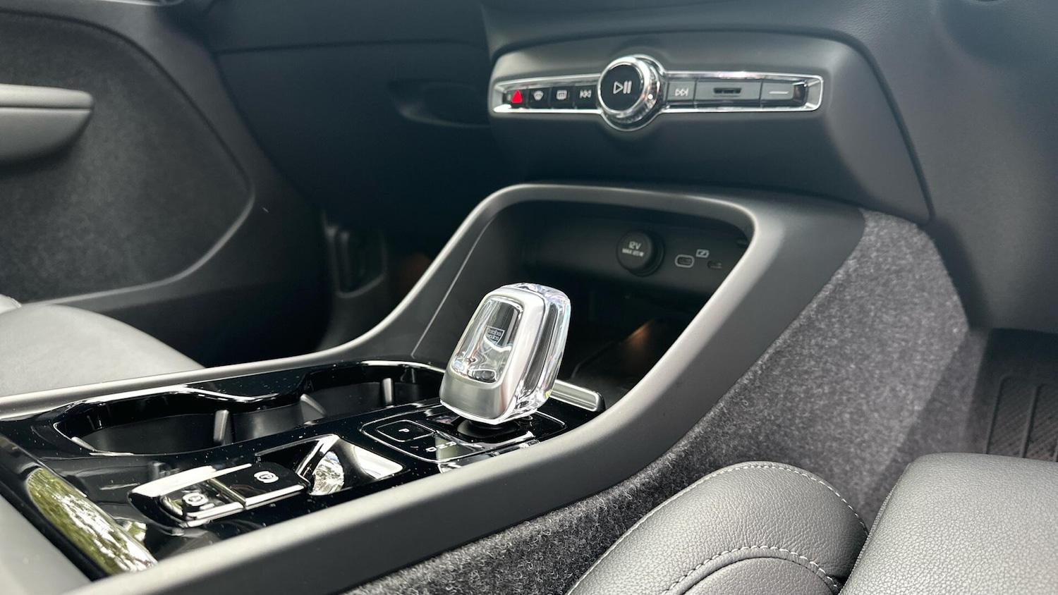 Used Volvo XC40 2024 for sale - 76337638: Photo 48