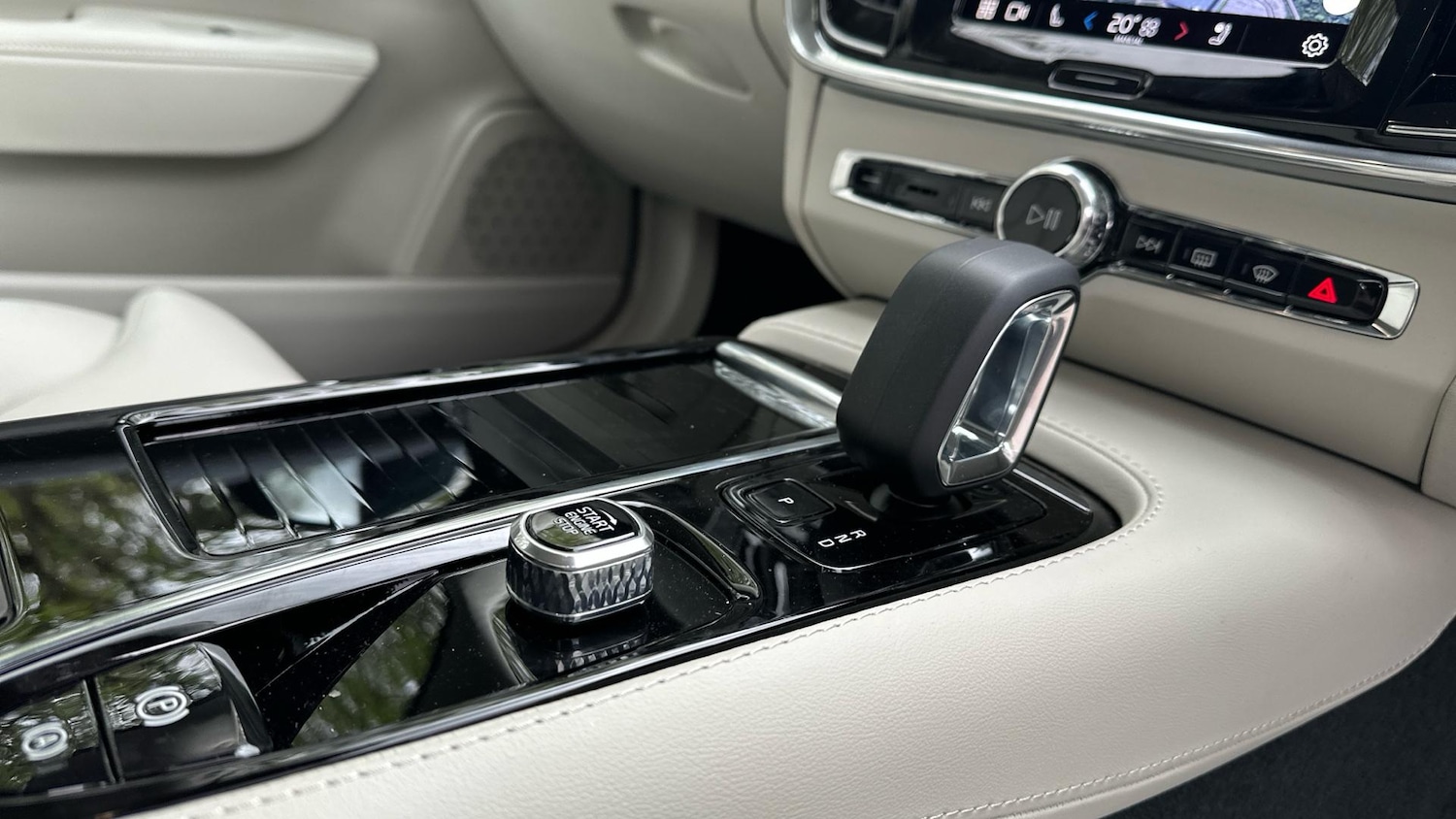 Used Volvo V90 2025 for sale - 76337220: Photo 16