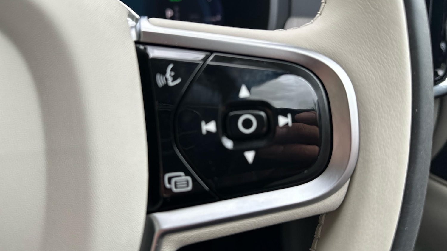 Used Volvo V90 2025 for sale - 76337220: Photo 23