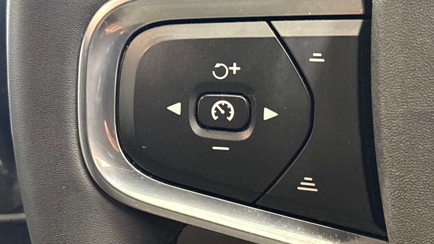 Used Volvo XC40 2025 for sale - 78007881: Photo 27